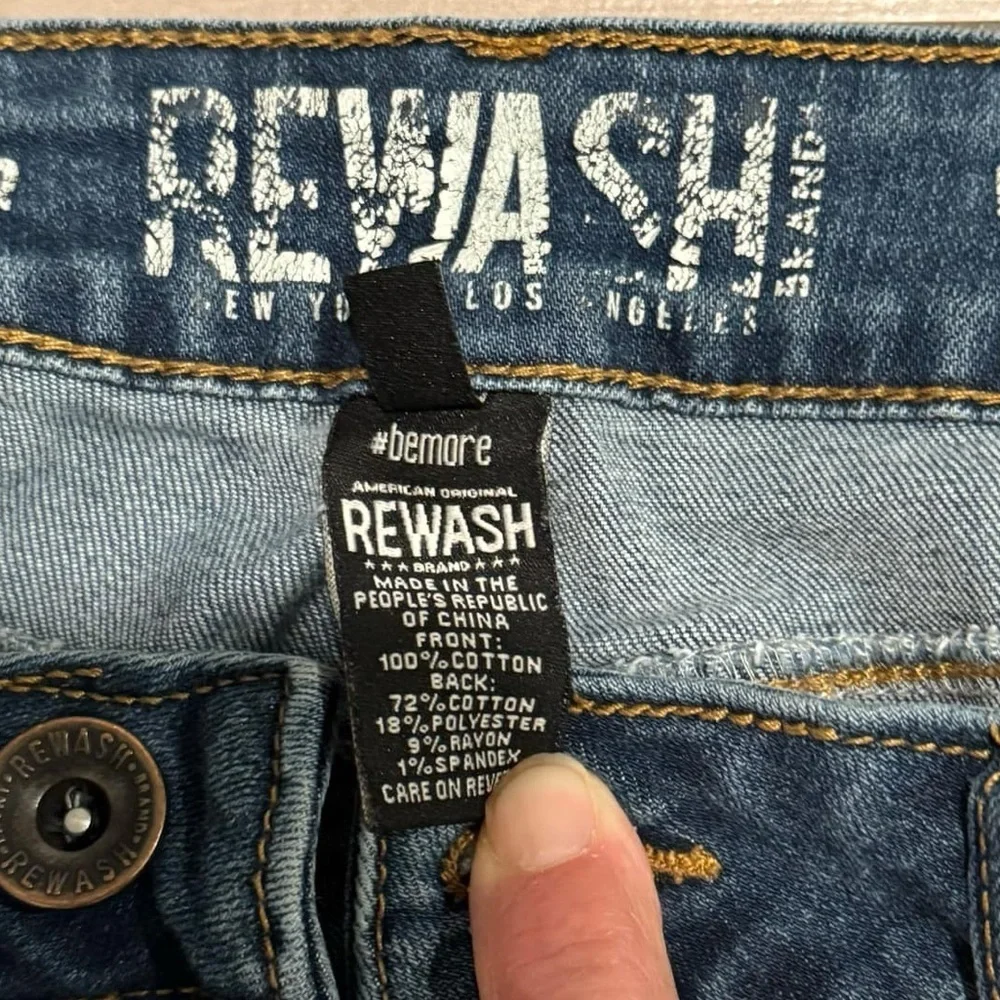 Rewatch brand Distressed Blue Jeans inseam width 31in length 28in